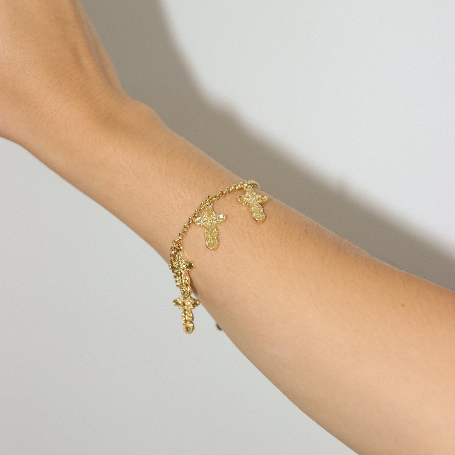 La bendición crucifix bracelet