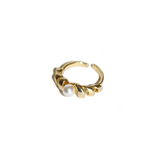 Juliet pearl croissant ring