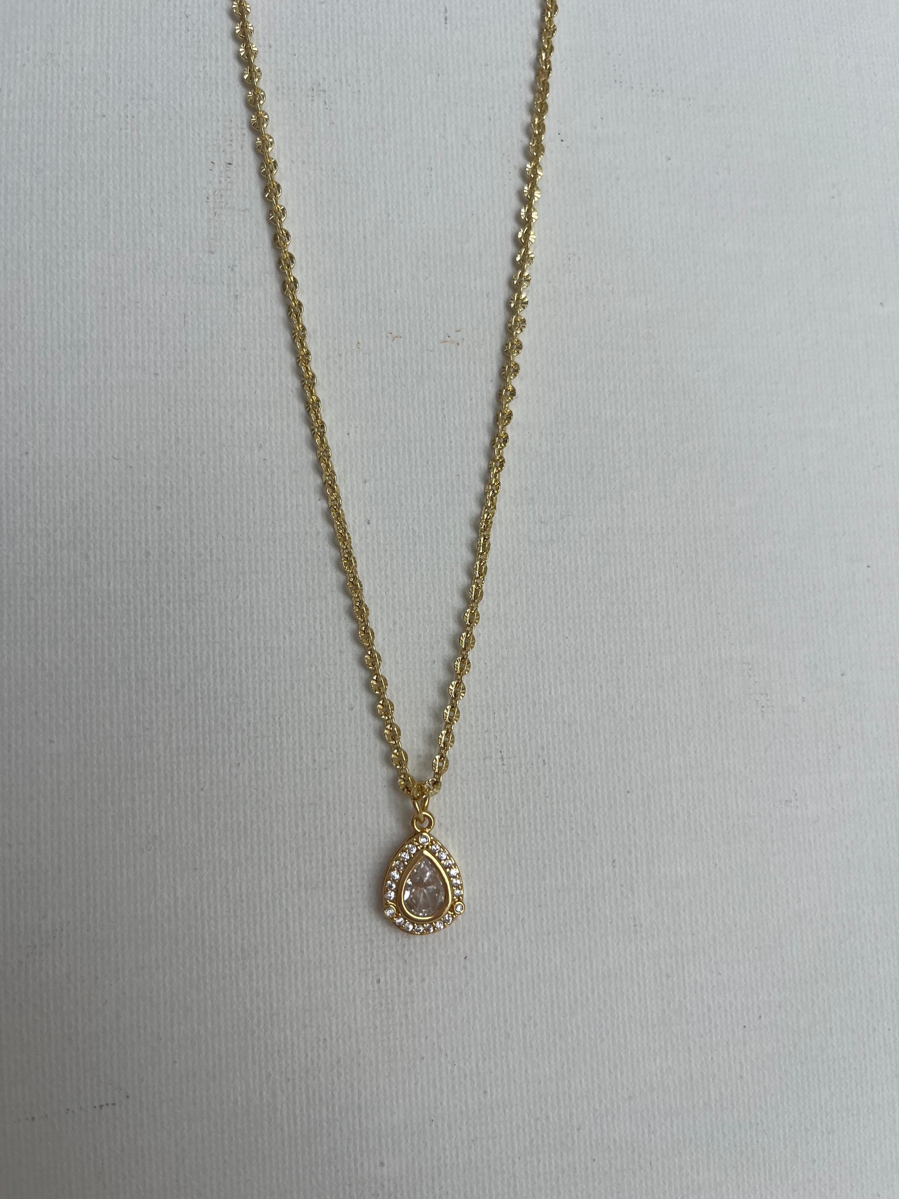 Elara necklace